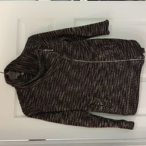 Side zip knit maternity sweater with pockets